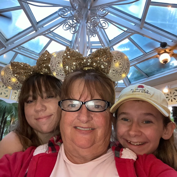 Meet your Posher, Judith - Picture 1 of 1